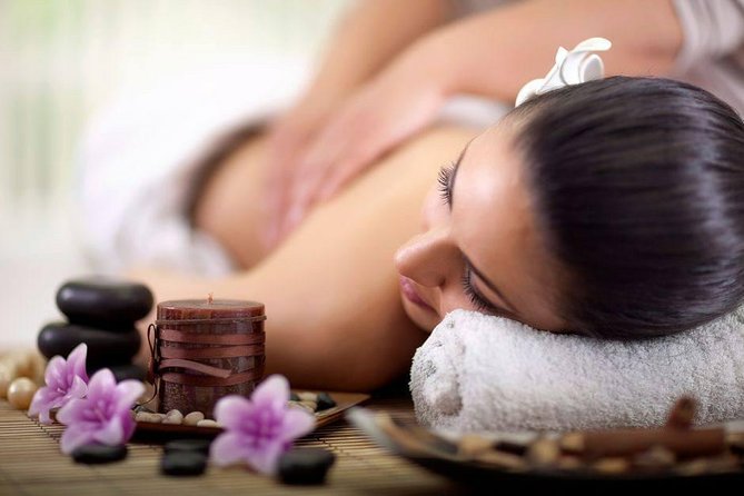 120 minutes Full Body Relaxing Massage + Head Massage + Feet Massage For Couples - Key highlights at a glance