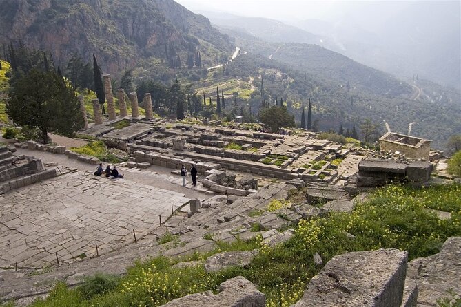 2 Day Private Tour to Amazing Delphi & Meteora - Thermopylae battlefield stop: Leonidas and the 300 Spartans, in a quick hit