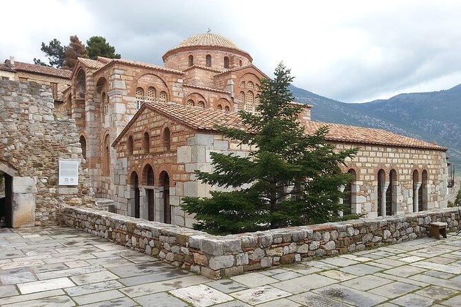 2-Day Private Tour to Delphi and Meteora from Athens - Why the Athens-to-Delphi-and-Meteora combo works in two days