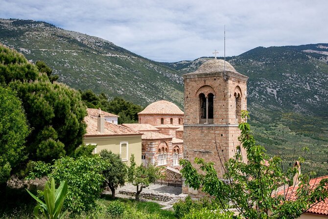 2-Day Private Tour to Delphi and Meteora from Athens - Day 2: Meteora monasteries with real time to look, not just pose