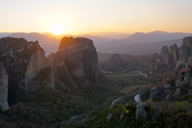 3 Days Private Tour: Delphi & Meteora - Accommodation upgrade: when 3- or 4-star matters on Meteora nights