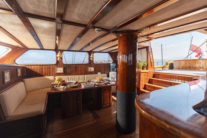 3 Island Cruise from Athens Unlimited Food Wine and Scenic Views - Yacht Comfort and Drinks: The Parts That Make or Break a Day Cruise