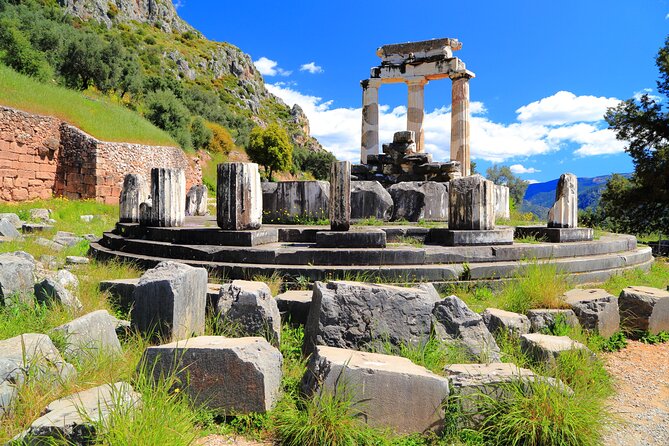 4-Day Greece Highlights Tour: Epidaurus, Mycenae, Olympia, Delphi and Meteora - The core idea: a Greece highlights run with a real guide