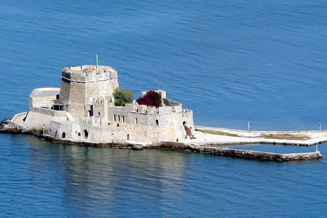 4 Days Private Tour: Corinth - Mycenae - Nafplio - Olympia- Delphi & Meteora - Delphi’s Temple of Apollo and the Mountain Road to Meteora