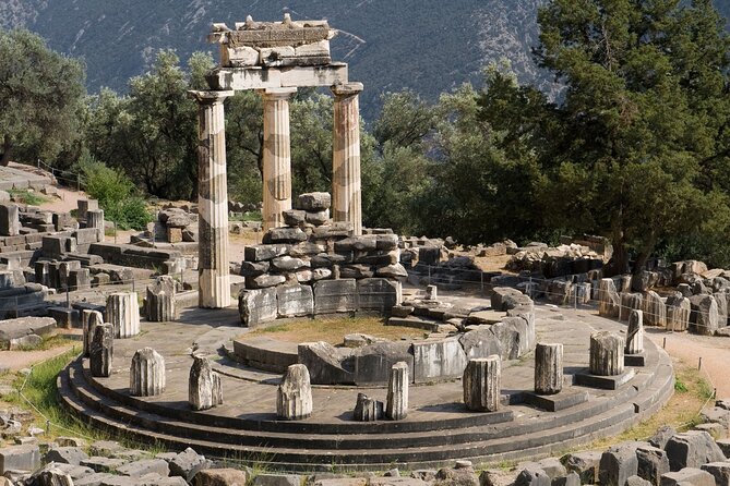 4day Spanish tour in Epidaurus Mycenae Olympia Delphi and Meteora - Day 4: Meteora Monasteries for Byzantine Art, Then Leonidas at Thermopylae Before Athens