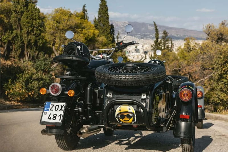 Acropolis & Lycabettus: Discover Hidden Gems of Athens - Plaka’s quiet alleys: your 20-minute break inside the old city