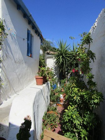 Acropolis monuments, Parthenon and Plaka, Monastiraki walking tour - Plaka Old Town and the Anafiotika Feel: Neighborhood Athens, Not Just Monuments