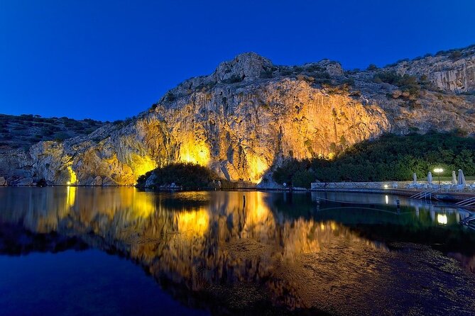 All Day Athens Highlights & Sunset Tour to the Temple of Poseidon - Plaka and Monastiraki: old streets, fast culture, and good browsing time