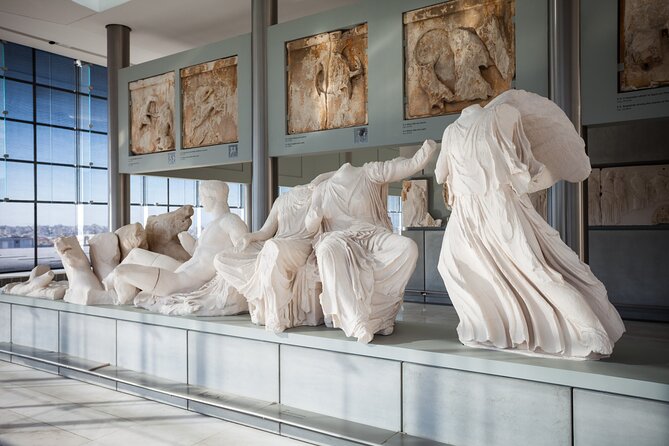 "All day tour of Athens-8h:Exploring its most popular landmarks" - Syntagma Square and the Unknown Soldier: the Evzones moment for free