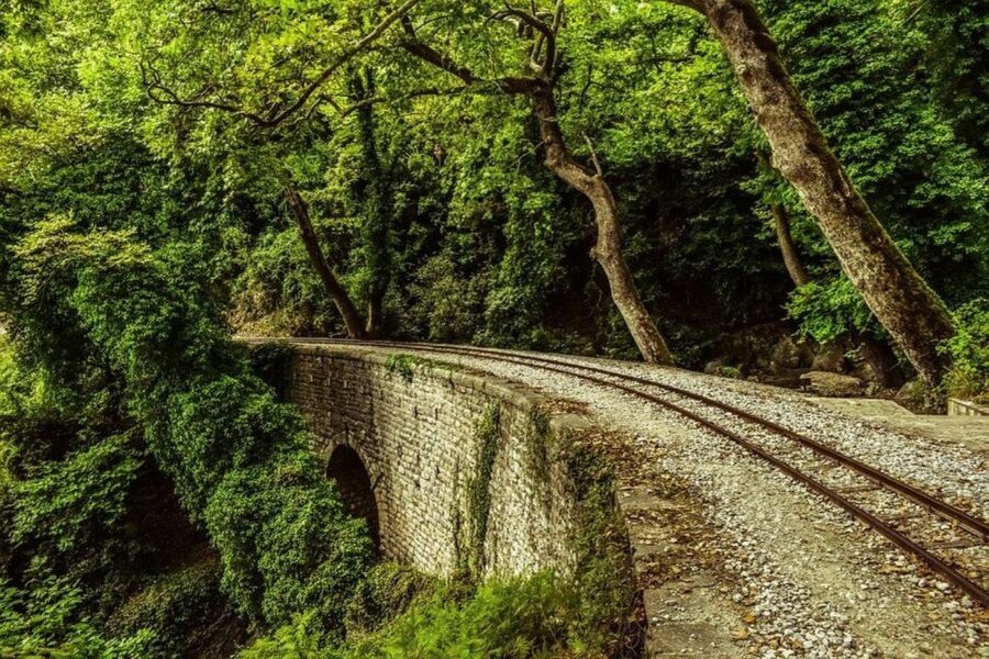 Amazing Tour to Ancient Corinth, Cave of Lakes, Cog Railway - Key Reasons This Corinth–Lakes–COG Day Trip Works