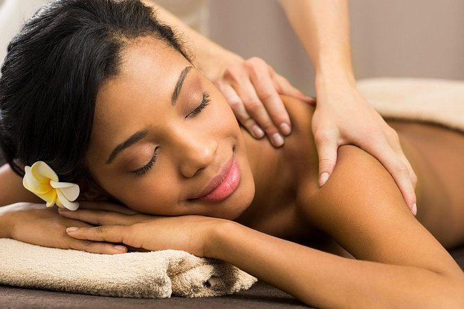 Aroma Massage - Enjoy a complete Spa experience from the comfort of your room - In-Room Setup in Athens: What the Therapist Actually Brings