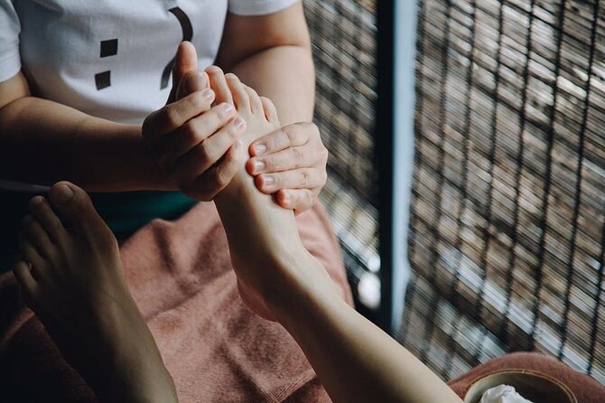 Aroma Massage - Enjoy a complete Spa experience from the comfort of your room - Private and Flexible: Why This Feels Better Than a Standard Spa Appointment