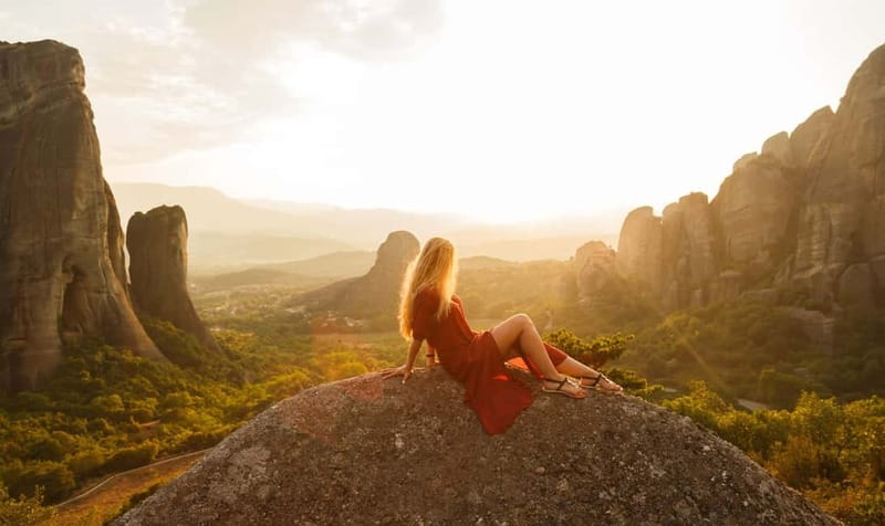 Athens: 2-Day Meteora Monasteries/Caves Tour and Hotel Stay - Day two choices: six monasteries with interiors or a hike between formations