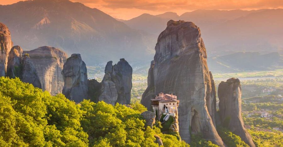 Athens: 3-Day Trip to Meteora with Tours, Museum & Hotel - Getting to Kalambaka on Day 1: The 07:45 Departure and Mid-Route Stop