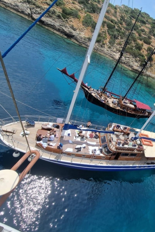 Athens: 3-Hour Sunset Cruise with Swim Stop, Snacks & Drinks - Drinks and Greek-inspired snacks: easy, plentiful, and not fussy