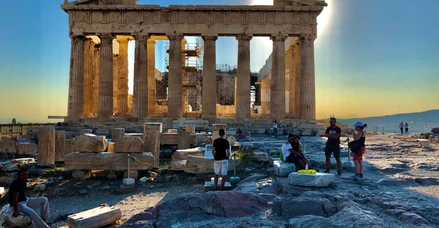 Athens:Acropolis - Historical Center Walking Tour in Spanish - The Parthenon stop: harmony explained, not just pointed at
