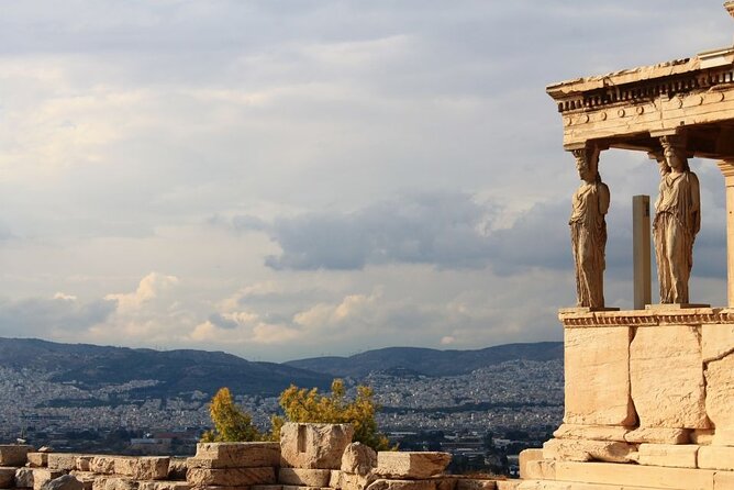 Athens: Acropolis, Parthenon Guided Walking Tour - Meeting point and how the tour stays organized on a crowded hill