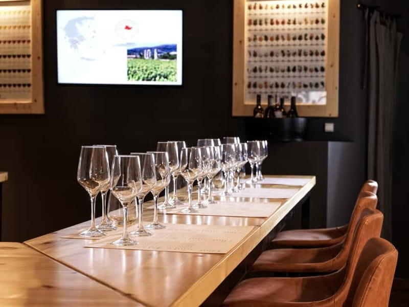 Athens: Acropolis Wine Tasting with Cheese and Olives - Guide Styles: Why the Teaching Feels Personal
