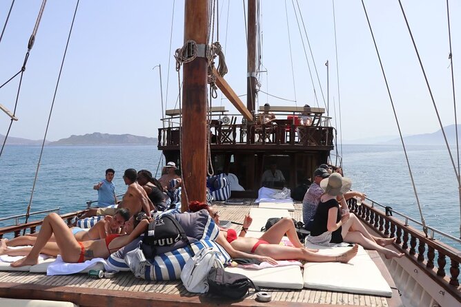 Athens: All Day Cruise to Agistri Moni Aegina with Lunch & Drinks - The crew and the pacing: why it feels friendly (not chaotic)