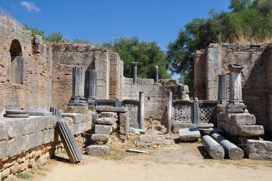 Athens: Ancient Olympia and Corinth Canal Private Tour - Corinth Canal and the Isthmus Canal stop: photos, trade, and Diolkos