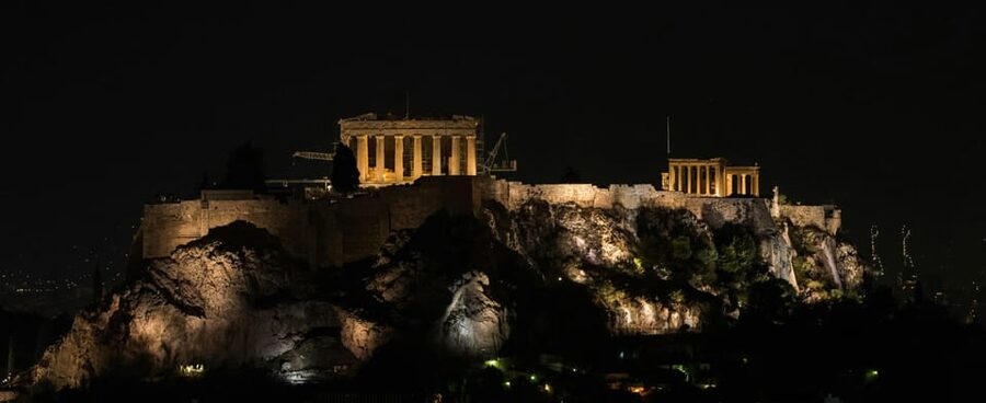 Athens and Piraeus: Private Night Tour - Monastiraki dinner and free time: where the night turns local