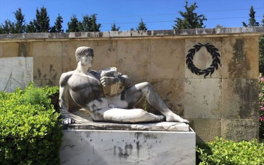 Athens Battlefield Adventure: Marathon, Thermopylae, Plataea - Walking the Marathon battlefield and seeing the Tumulus of the Athenians