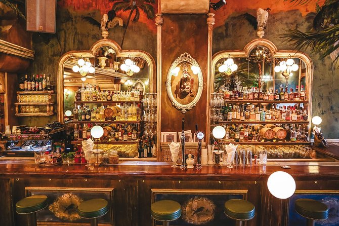 Athens by Night: Small Group Sightseeing with Drinks and Food Tasting - Stop 4: Plaka and Anafiotika—Acropolis shadows and late cafe life