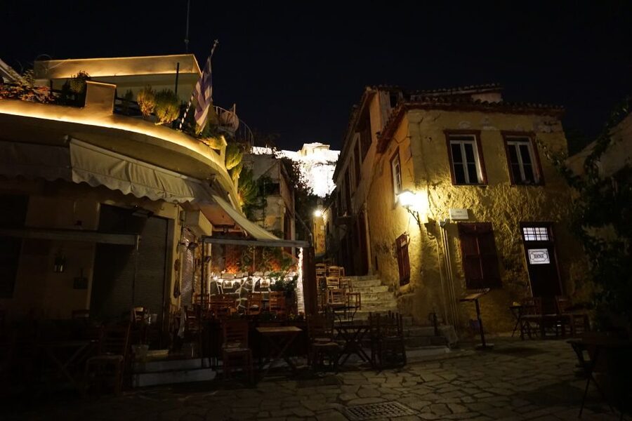 Athens by Night: Small-Group Walking Tour | Dinner Included - Dinner in a Traditional Taverna: More Than a Stoplight Meal
