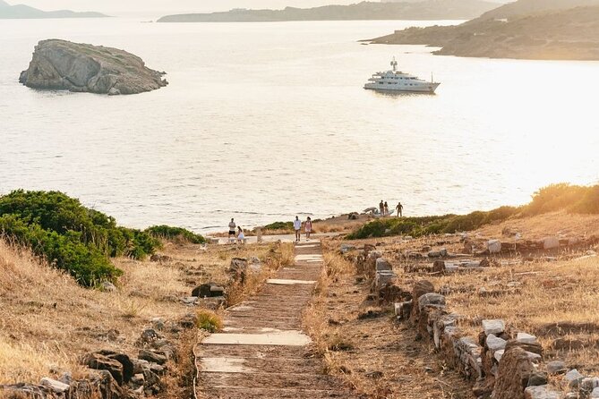 Athens: Cape Sounion and Poseidon Temple Sunset with Audio Guide - The audio guide app and the archaeologist guide: make it click