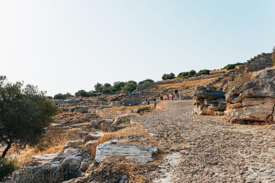 Athens: Cape Sounion & Poseidon Temple Sunset Half-Day Trip - Getting to the Athenian Riviera by air-conditioned bus (and what happens en route)