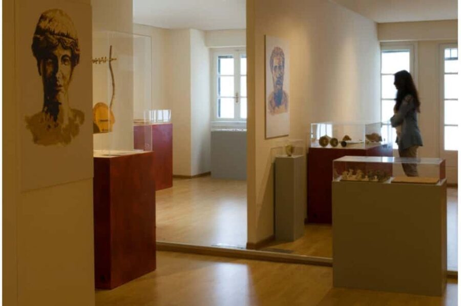 Athens: City Pass with Acropolis, Museums, HoHo & Transport - City Audio Tours: A Small Add-On That Changes How You See Athens