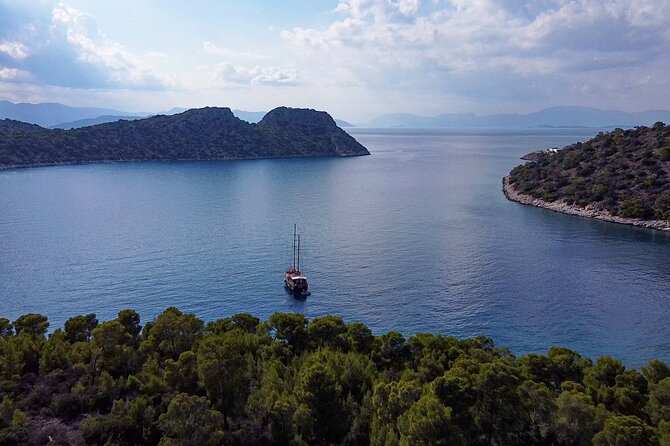 Athens Day Cruise: 3 Islands Tour in the Saronic Gulf with Lunch - Aegina’s Kolona Temple and Pistachio Breaks