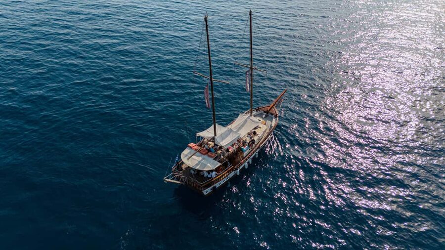 Athens Day Cruise: Agistri, Moni & Aegina + Lunch & Drinks - A Morning Start in Piraeus: Meeting Point and First Boat Ride