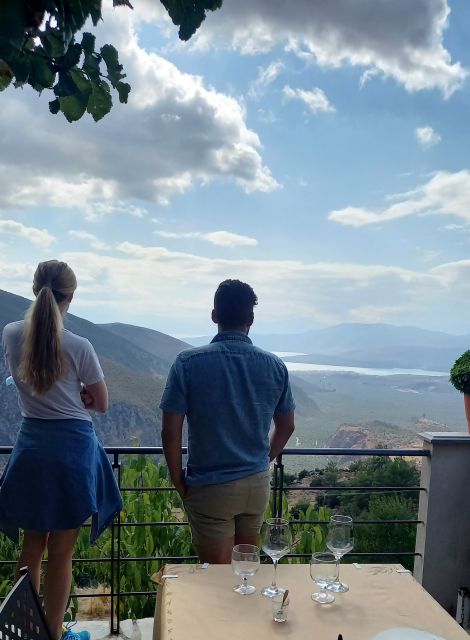 Athens: Delphi, Corycian Cave, and 300 Battlefield Day Trip - Corycian Cave on Parnassos: The Off-Road Oracle Detour
