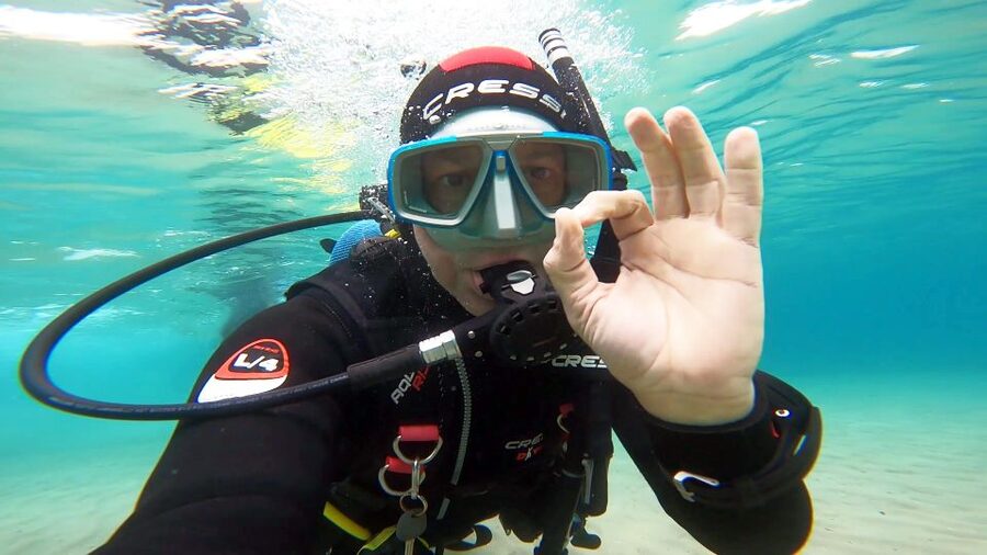 Athens East Coast: Discover Scuba Diving in Nea Makri - What you’re actually paying for: gear, insurance, and your captured memories