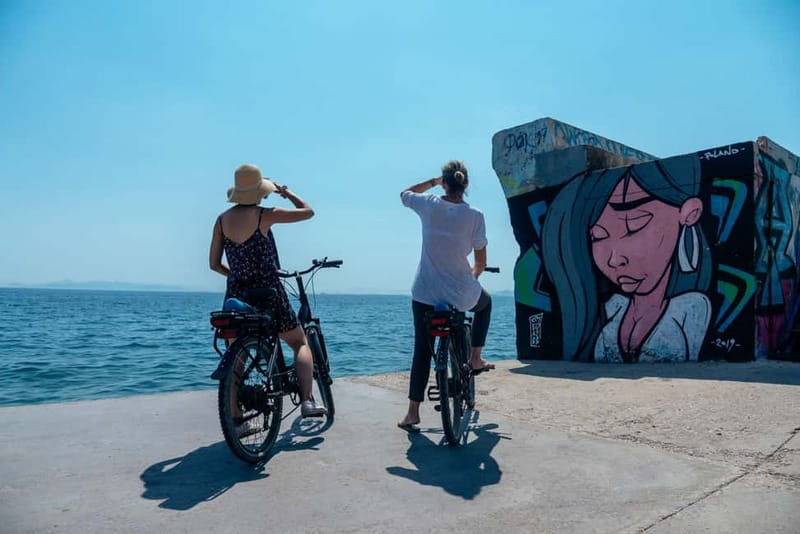 Athens: Electric Bike Seaside Tour with Guide - Riding the new cycle path down to Trocadero