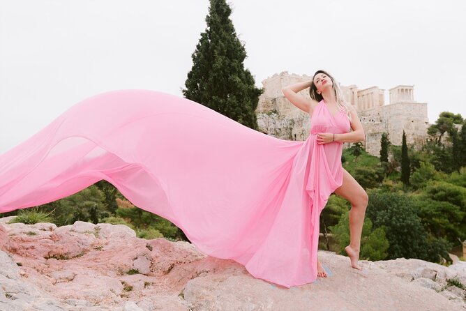 Athens Flying Dress Photo Shoot with a Professional Photographer - Your photographer and assistant: why direction matters