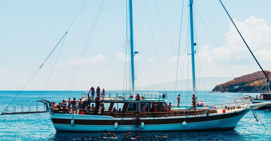 Athens: Full-Day Island Hopping Cruise with Lunch & Transfer - Pickup and meeting points: the 7:20–7:50 AM window in Athens