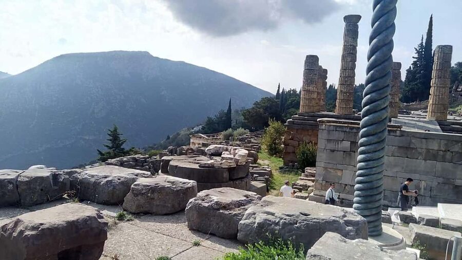 Athens: Full Day Trip Delphi and Arachova - Levadia and Arachova: Mountain Town Stops Without the Long Detour