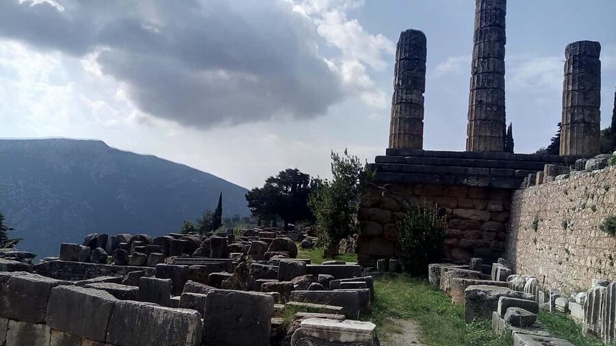 Athens: Full Day Trip Delphi and Arachova - The Driver Experience: Deep Knowledge Without the Inside-Site License