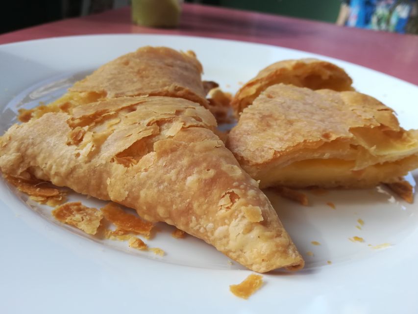 Athens: Gastronomic Vegan Group Walking Tour - Plaka + Monastiraki: the classic postcard zone, with plant-based context