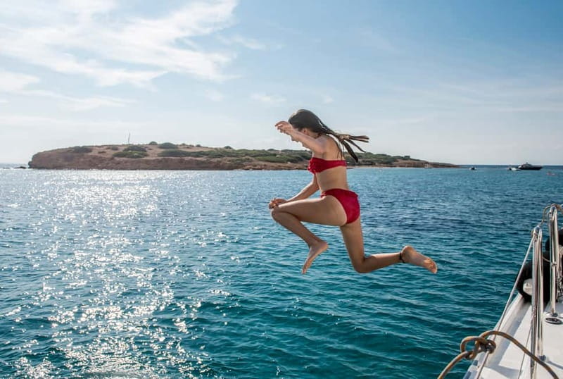 Athens: Half-Day Morning Catamaran Cruise with Meal & Drinks - Who This Half-Day Cruise Fits Best