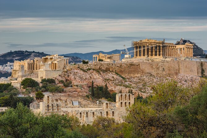 Athens:Half day tour to Acropolis and the must-see historical sites and downtown - Plaka and Monastiraki: end with stairs, snacks, and old Athens streets