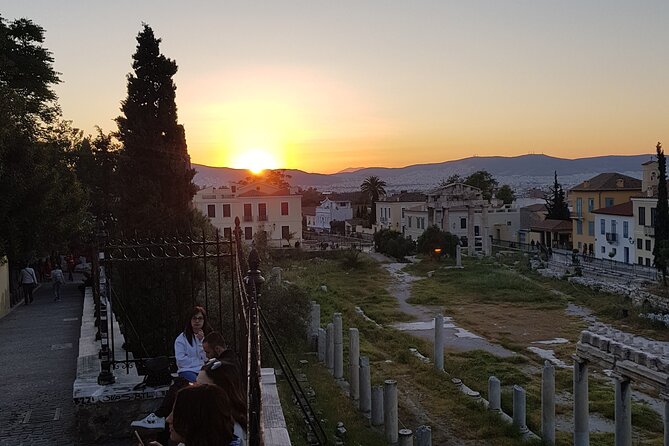Athens Highlights Evening Tour with Dinner - Small Group Tour - Athens at Night: Why This Walk Beats a Daytime Map Quest