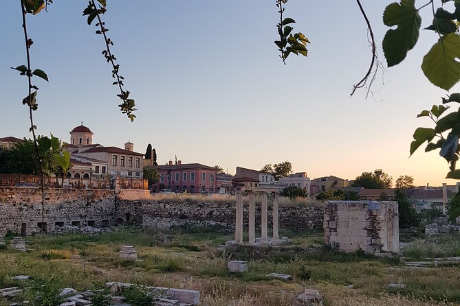 Athens Highlights Evening Tour with Dinner - Small Group Tour - Dinner With Greek Dishes and Wine: Local Food, Not a Generic Stop