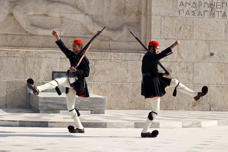 Athens: Hop-On-Hop-Off & Acropolis & Acropolis Mus.& 3 audio - Heat, timing, and using the bus without getting stuck