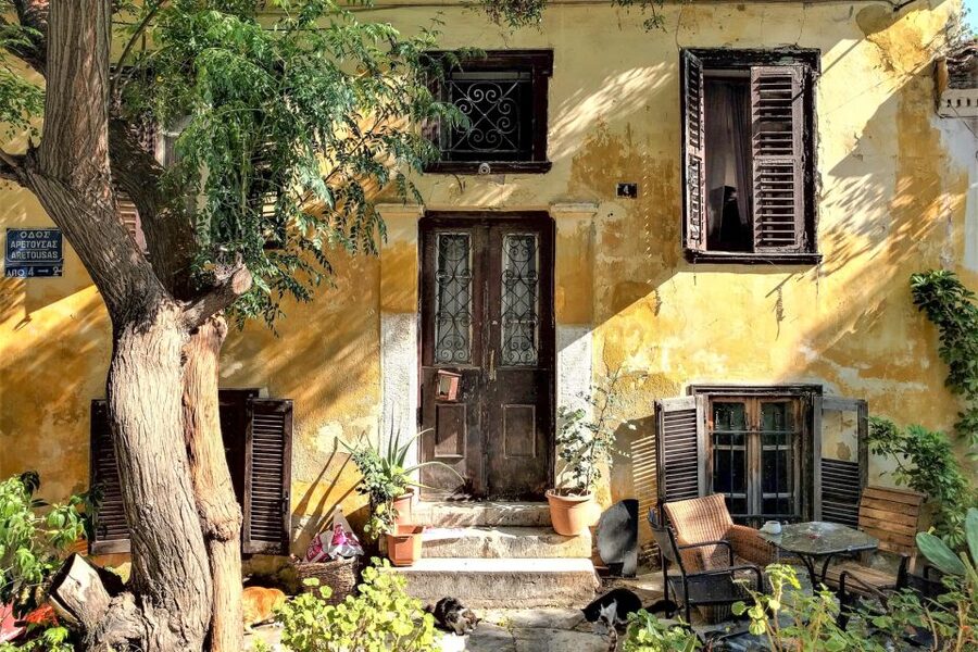 Athens Instagram Tour: The Most Scenic Spots - Plaka and Anafiotika: The Postcard Streets Feel Real