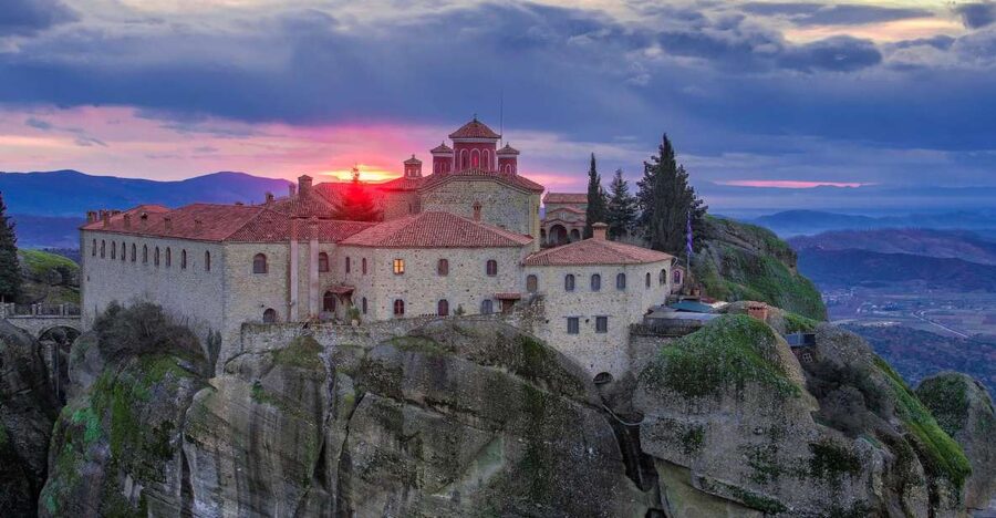Athens: Meteora 2-Day Trip with Hotel, Sunset & Morning tour - Athens to Kalambaka: The Smooth Bus Replacement Plan