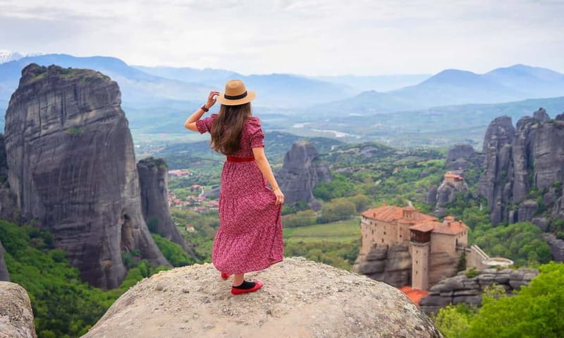 Athens: Meteora Day Trip in Spanish with Live Guide & Lunch - Meteora From Athens, with a Live Spanish Guide