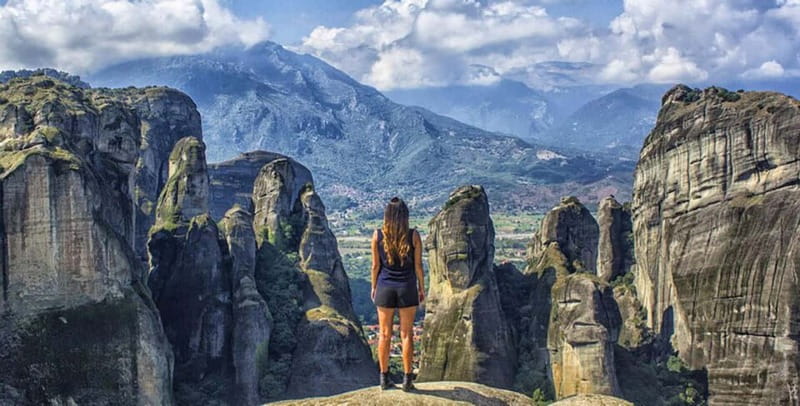 Athens: Meteora Day Trip in Spanish with Live Guide & Lunch - The Athens-to-Kalabaka Bus Ride (and Why Timing Matters)
